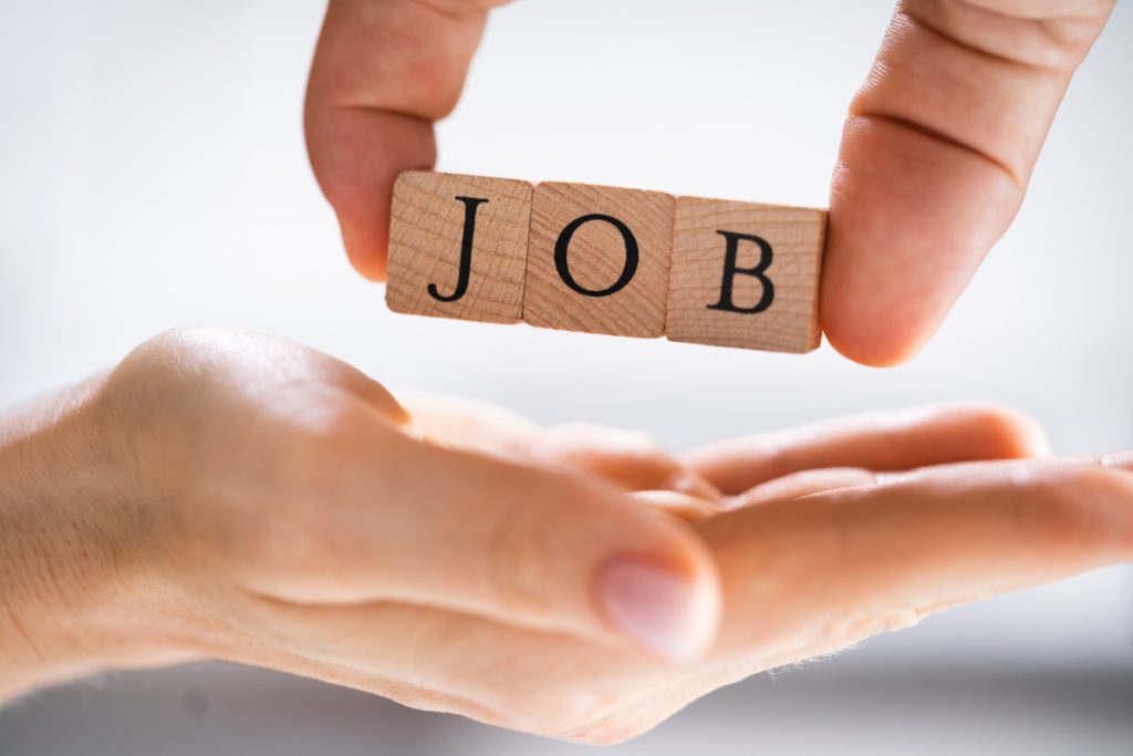 إليك طريقة التقدم على وظائف باحترافية